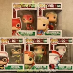 Bundle Funko Pop! DC Super Heroes #525 Catwoman / Supergirl #526 / Batgirl #527 / Poison Ivy #528 / Harley Quinn #529 Vinyl Figure Bobblehead Vaulted Collectible With Protector Funko Pop Figure