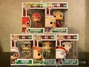 Bundle Funko Pop! DC Super Heroes #525 Catwoman / Supergirl #526 / Batgirl #527 / Poison Ivy #528 / Harley Quinn #529 Vinyl Figure Bobblehead Vaulted Collectible With Protector Funko Pop Figure