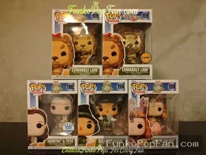 Bundle Funko Pop The Wizard of Oz #1502/#1503/#1504/#1515 (Chase) Dorothy & Toto / Scarecrow / Glinda the Good Witch / Cowardly Lion Vinyl Figure Bobblehead Vaulted Collectible With Protector Funko Pop Figure