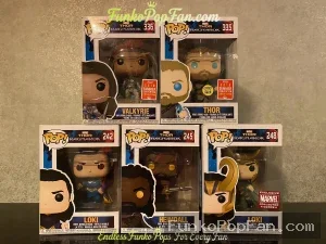 Bundle Funko Pop! Marvel Thor Ragnarok #333 Valkyrie / #335 Thor (Convention Exclusive) Vinyl Figure Bobblehead Vaulted Collectible With Protector Funko Pop Figure